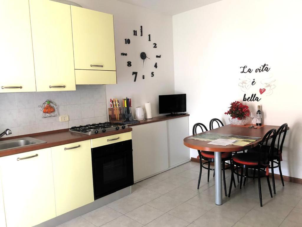 Irina'S House With View On Like And Swimming Pool Apartment Riva di Solto Exterior photo